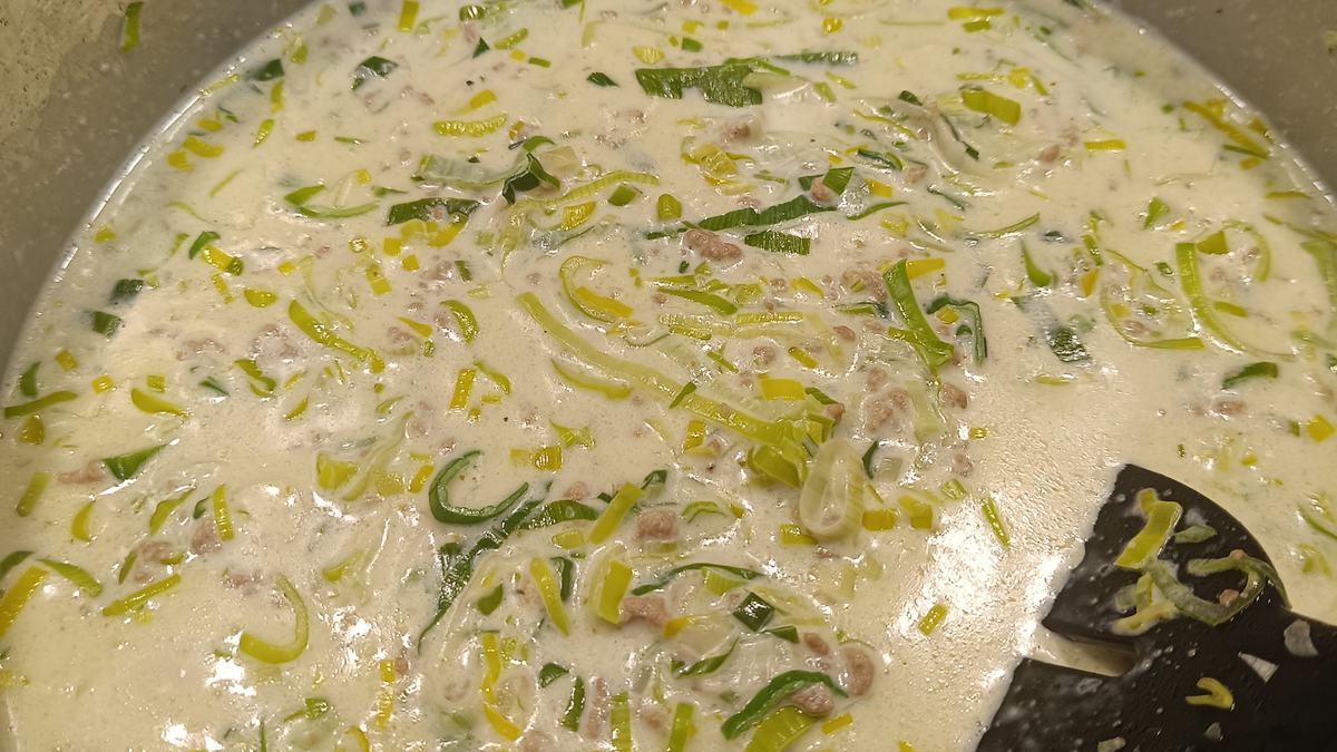 Käse-Lauch-Hacksuppe